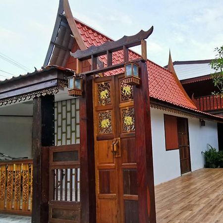 Chanida Home Ayutthaya Bagian luar foto