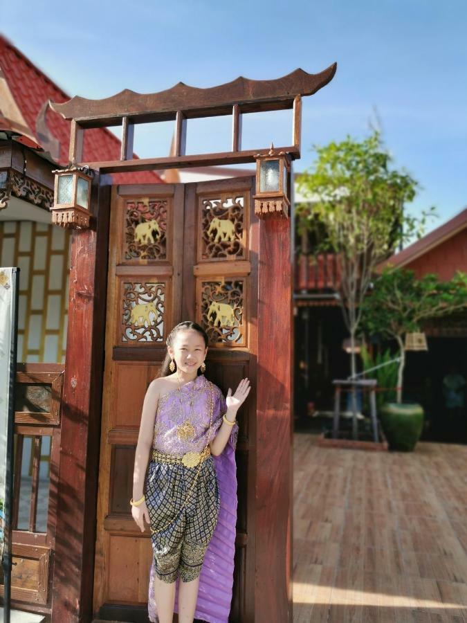 Chanida Home Ayutthaya Bagian luar foto