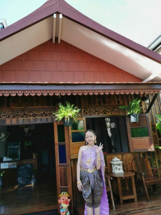 Chanida Home Ayutthaya Bagian luar foto