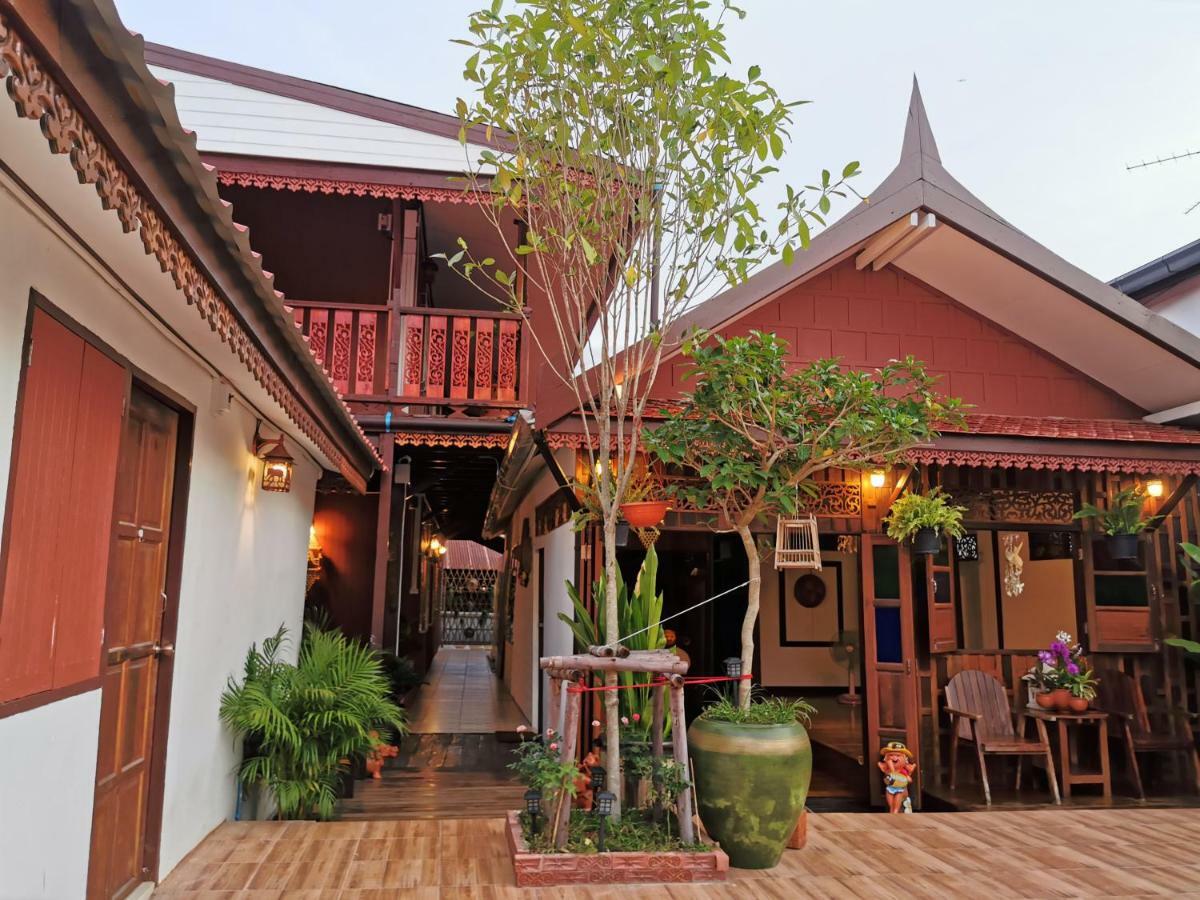 Chanida Home Ayutthaya Bagian luar foto